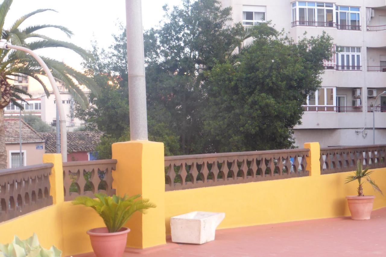 Villa Agradable casa con patio y terraza en el centro El Campello Exterior foto