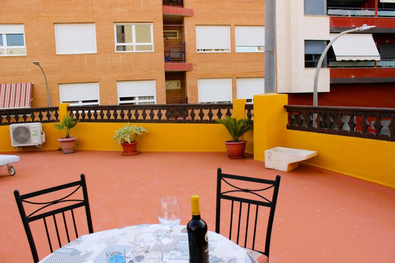 Villa Agradable casa con patio y terraza en el centro El Campello Exterior foto