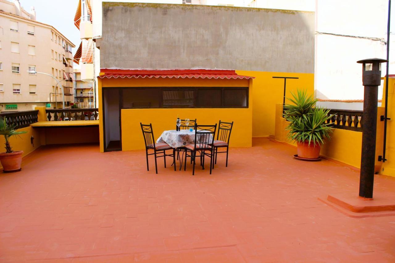 Villa Agradable casa con patio y terraza en el centro El Campello Exterior foto
